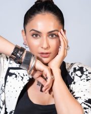 Stunning Rakul Preet Singh in a Black Skirt with a Black and White Blazer Photos 03