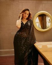Stunning Tamannaah Bhatia in a Black Sequined Saree Photos 01
