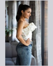 Stylish Andrea Jeremiah in a White Ribbed Crop Top Pictures 02