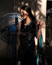 Stylish Sara Ali Khan in a Black and White Printed Saree Photos 06
