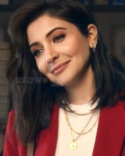 Stylish and Formal Anushka Sharma Pictures 03