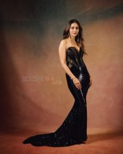 Sultry Rakul Preet Singh Cleavage in a Black Sequin Deep V Gown Photos 05