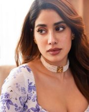 Sunny Sanskari Ki Tulsi Kumari Actress Janhvi Kapoor in a White and Purple Floral Lehenga Photos 03 Sunny Sanskari Ki Tulsi Kumari Actress Janhvi Kapoor in a White and Purple Floral Lehenga Photos 03