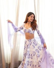 Sunny Sanskari Ki Tulsi Kumari Actress Janhvi Kapoor in a White and Purple Floral Lehenga Photos 04 Sunny Sanskari Ki Tulsi Kumari Actress Janhvi Kapoor in a White and Purple Floral Lehenga Photos 04