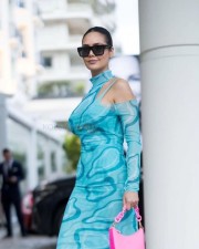 Super Hot Esha Gupta in a Body Hugging Dress at Cannes 2023 Photos 04