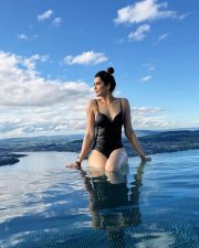 Super Sexy Karishma Tanna in a Black Monokini Pictures 03
