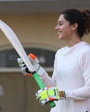 Taapsee Pannu Playing Cricket Pictures 01