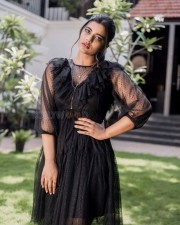 Tamil Actress Aishwarya Rajesh Lace Black Dress Photos 02