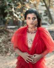 Tamil Actress Aishwarya Rajesh New Photoshoot Pictures