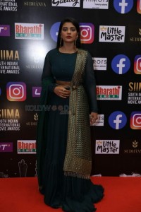 Tamil Actress Aishwarya Rajesh at SIIMA Awards 2021 Pictures 01