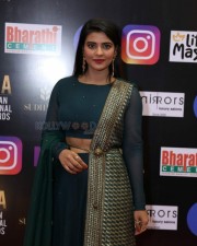 Tamil Actress Aishwarya Rajesh at SIIMA Awards 2021 Pictures 02