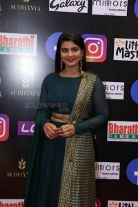 Tamil Actress Aishwarya Rajesh at SIIMA Awards 2021 Pictures 03