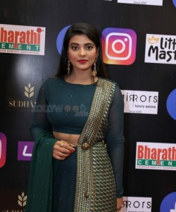Tamil Actress Aishwarya Rajesh at SIIMA Awards 2021 Pictures 09