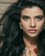 Tamil Actress Iyshwarya Rajesh Photoshoot Stills