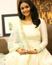 Tamil Actress Keerthy Suresh New Photoshoot Pictures