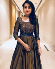 Tamil Actress Sri Divya Photoshoot Pictures 01