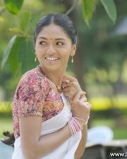 Tamil Actress Sunaina Photo Gallery