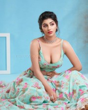 Tamil Film Actress Yashika Aannand Photoshoot Pictures 01