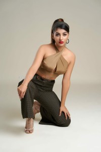 Tamil Film Actress Yashika Aannand Photoshoot Pictures 02