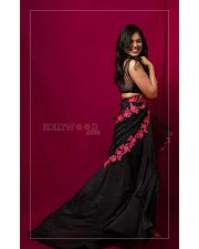 Tamil Heroine Ramya Pandian Glam Photoshoot Stills 04