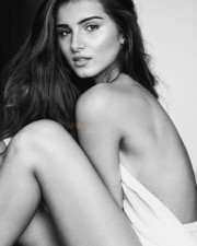 Tara Sutaria Sexy Hot Photos