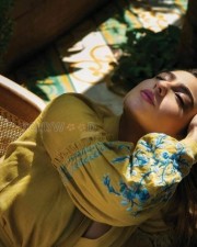 Teasing Sara Ali Khan Photoshoot Photos 01
