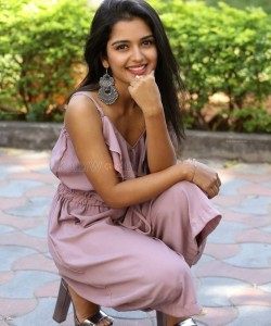 Telugu Actress Priyanka Jain at Chalte Chalte Teaser Launch Photos