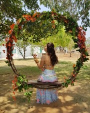 Telugu Actress Raashi Khanna New Photo Shoot Pictures