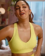 Tempting Kiara Advani Workout Exercise Pictures 02