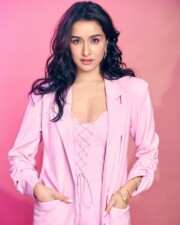 Tempting Shraddha Kapoor in a Baby Pink Corset Photos 02