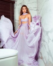 Tere Ishk Mein Actress Kriti Sanon in a Lavendar Draped Gown with a Strapless Bandeau Top Pictures 04