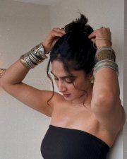 Thaanara Actress Deepti Sati in a Black Strapless Mid Length Midi Dress Pictures 08