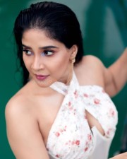 The Night Actress Sakshi Agarwal Classy Pictures 03