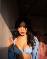 Thoda Thoda Pyaar Actress Neha Sharma Sexy Hot Cleavage Pictures 04