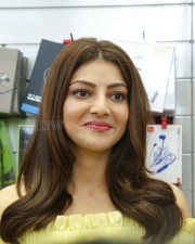 Kajal Aggarwal 4 Tollywood Actress Kajal Agarwal At Grand Launch Of Happi Mobiles Th Store At Vizag Photos