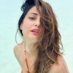 Hina Khan 9 svg%3E