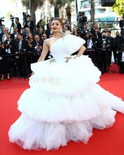 Urvashi Rautela at Cannes 2022 Red Carpet Pictures 02