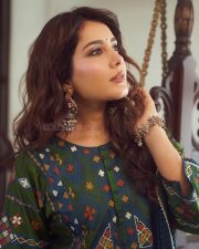 Ustaad Bhagat Singh Heroine Raashii Khanna in a Traditional Embroidered Kurta and Pants Photos 04