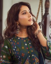 Ustaad Bhagat Singh Heroine Raashii Khanna in a Traditional Embroidered Kurta and Pants Photos 04