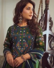 Ustaad Bhagat Singh Heroine Raashii Khanna in a Traditional Embroidered Kurta and Pants Photos 09
