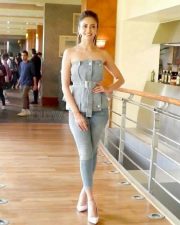 Vaan Movie Heroine Kriti Kharbanda Photos 09