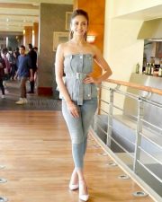 Vaan Movie Heroine Kriti Kharbanda Photos