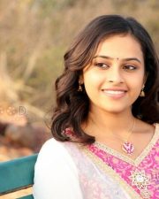 Varadhi Movie Heroine Sri Divya Pictures