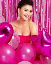 Waltair Veerayya Heroine Urvashi Rautela Sexy Photos 07