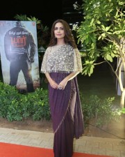 Esha Gupta 48 Yaar Ivan Heroine Esha Gupta Pictures