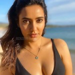 Neha Sharma 3 Youngistaan Star Neha Sharma in Sexy Workout Pics