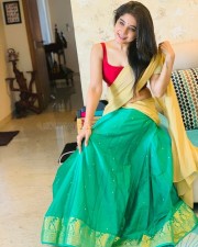 actress sakshi agarwal sexy half saree photos