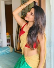 { actress sakshi agarwal sexy half saree photos