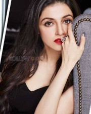 Actress Divya Khosla Candid Pictures