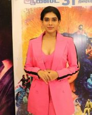 Actress Dushara Vijayan at Natchathiram Nagargiradhu Premiere Show Photos 03